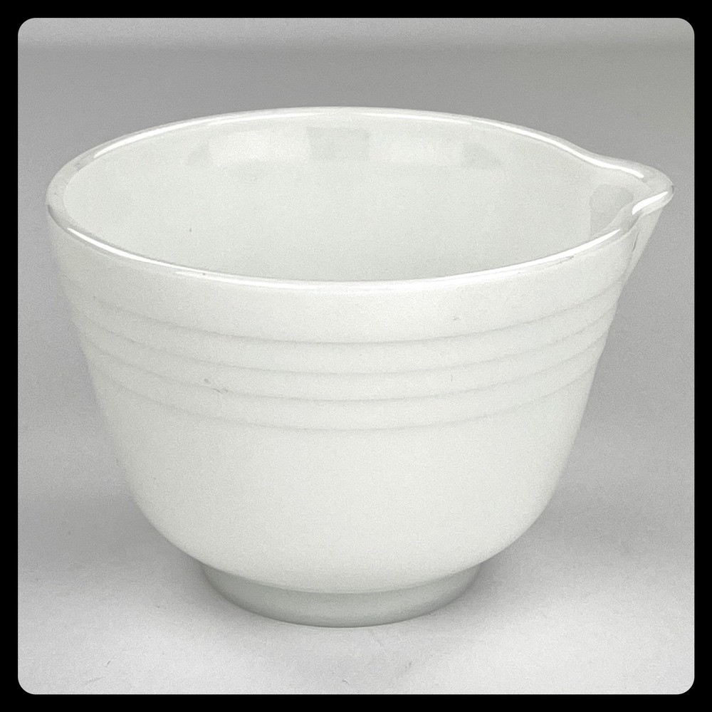 Vintage White‎ Milk Glass Mixing Bowl 6" Pour Spout Ribbed Art Deco Style #20
